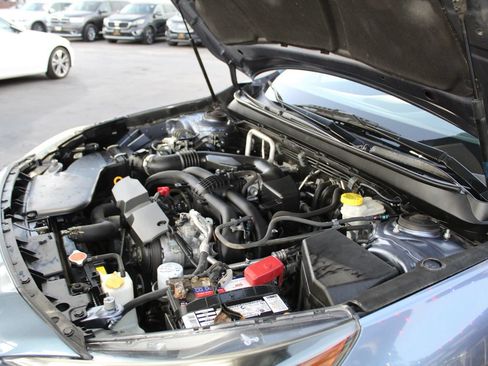 Used 2018 Subaru Outback 2.5i Limited AWD/4WD image 38