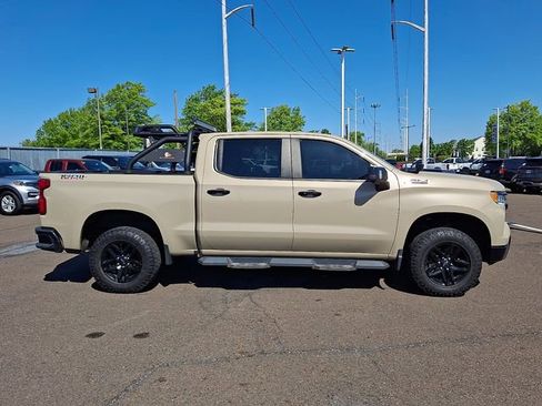 Used 2022 Chevrolet Silverado 1500 LT Trail Boss w/ LT Trail Boss Premium Package AWD/4WD image 5