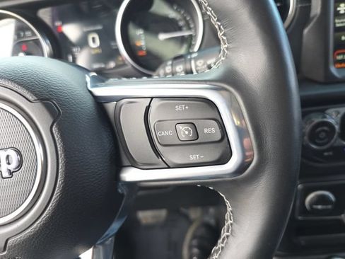 Used 2023 Jeep Wrangler Unlimited Sahara w/ Cold Weather Group AWD/4WD image 21