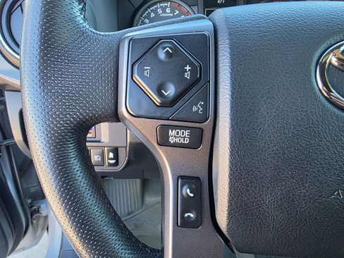 Used 2019 Toyota Tacoma TRD Off-Road image 13