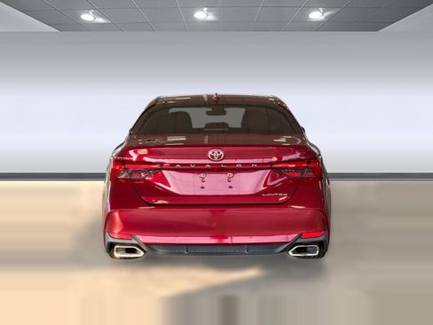 Used 2019 Toyota Avalon Limited FWD image 10