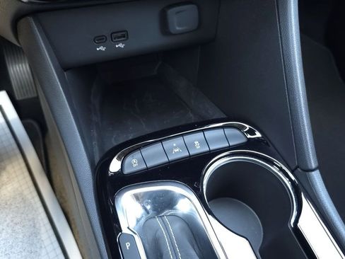 Used 2025 Buick Encore GX Sport Touring image 20