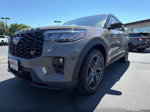 New 2026 Ford Explorer ST w/ Sun And Sound Package AWD/4WD image 9