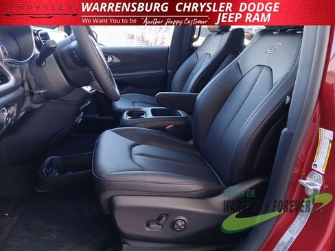 New 2026 Chrysler Pacifica Select image 13