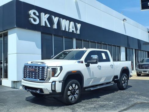 Used 2024 GMC Sierra 2500 Denali w/ Denali Reserve Package AWD/4WD image 1
