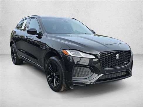 Certified 2025 Jaguar F-PACE R-Dynamic S image 3