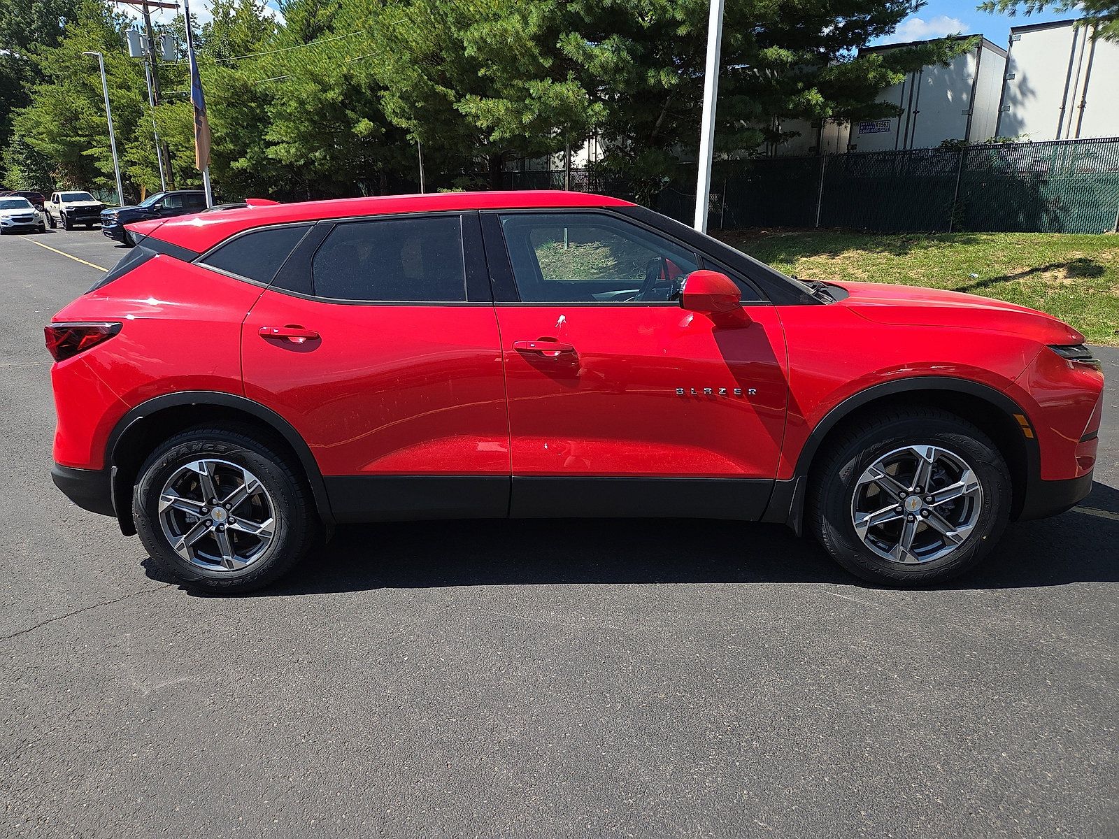 Used 2023 Chevrolet Blazer LT w/ Driver Confidence Package AWD/4WD image 2