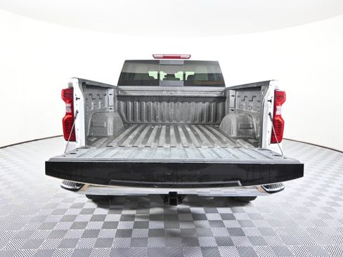 Used 2022 Chevrolet Silverado 1500 LT image 6