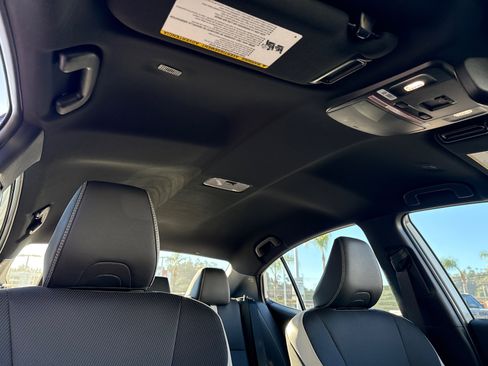 New 2026 Toyota Camry Hybrid FWD image 15