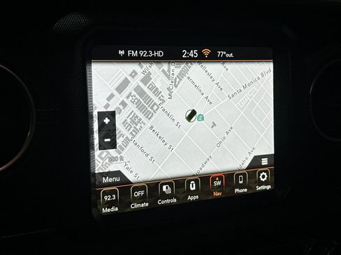 Used 2022 Jeep Wrangler Unlimited Sahara image 18