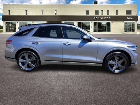 Used 2024 Genesis GV70 2.5T w/ Sport Prestige Package image 2