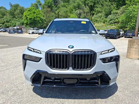 Used 2024 BMW X7 xDrive40i w/ M Sport Package AWD/4WD image 2
