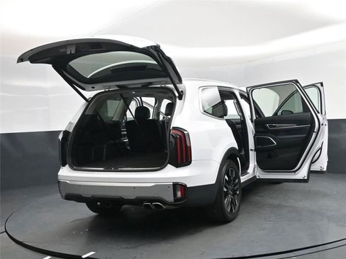 Used 2024 Kia Telluride SX Prestige w/ Towing Package image 19