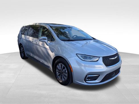 Used 2022 Chrysler Pacifica Limited image 6