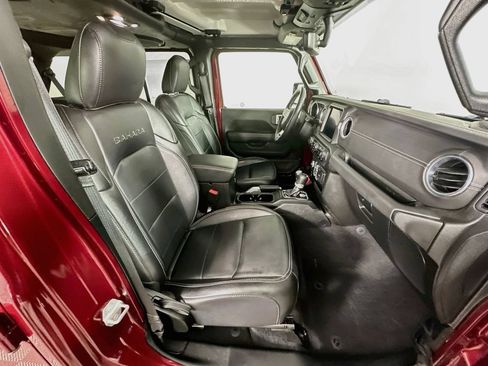 Used 2021 Jeep Wrangler Unlimited Sahara AWD/4WD image 35