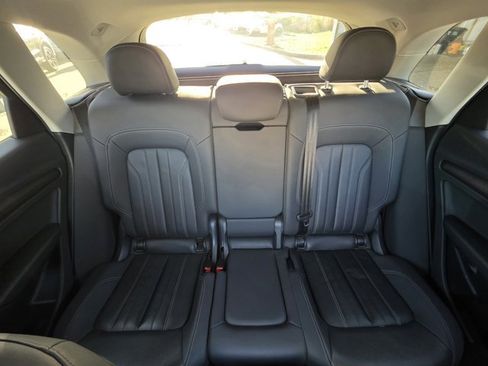 Used 2021 Audi Q5 Premium w/ Convenience Package image 11