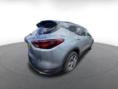 Used 2025 Chevrolet Blazer LT image 9