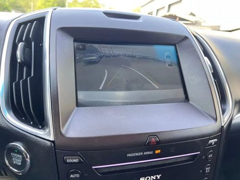 Used 2018 Ford Edge Titanium w/ Ford Safe & Smart Package FWD image 19