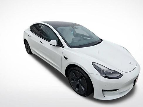 Used 2021 Tesla Model 3 Standard Range Plus RWD image 2