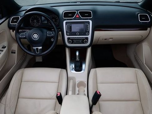 Used 2012 Volkswagen Eos Executive image 2