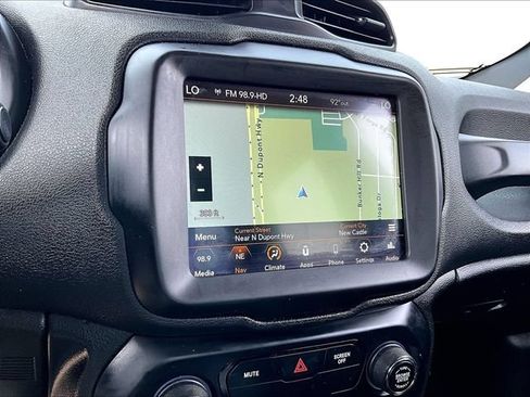 Used 2020 Jeep Renegade Altitude w/ UConnect 8.4 Nav Group FWD image 19
