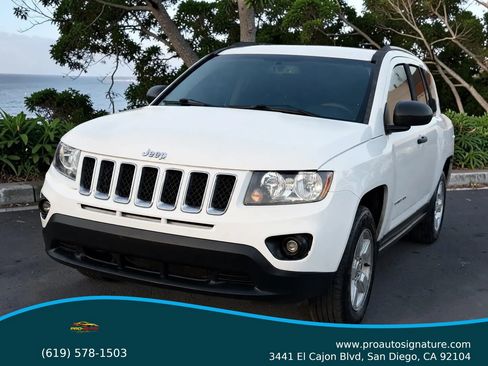 Used 2017 Jeep Compass Sport FWD image 1