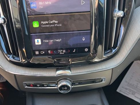 Used 2025 Volvo XC60 B5 Plus image 11