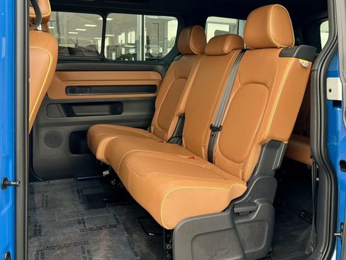 Used 2025 Volkswagen ID. Buzz Pro S RWD image 15