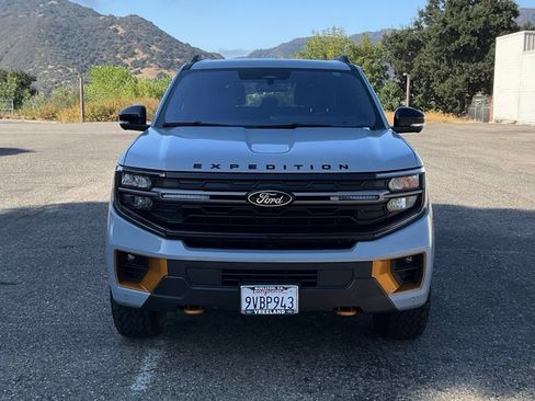 Used 2025 Ford Expedition Tremor AWD/4WD image 9