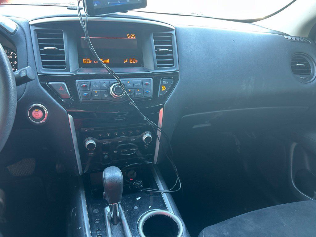 Used 2015 Nissan Pathfinder S FWD image 13