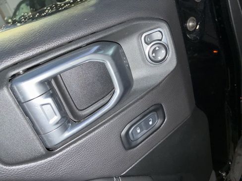 Used 2021 Jeep Wrangler Unlimited Sahara image 12