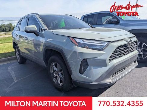 Used 2022 Toyota RAV4 XLE FWD image 1