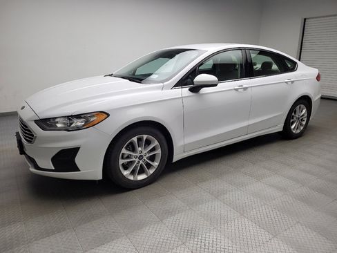 Used 2020 Ford Fusion SE w/ Fleet SE Value Package FWD image 2