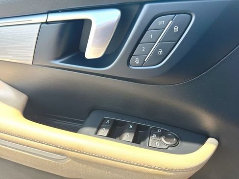 Used 2026 Buick Enclave Preferred w/ Power Package AWD/4WD image 24