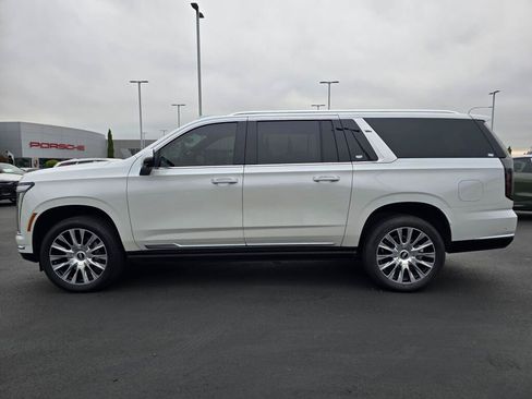 Used 2025 Cadillac Escalade ESV Premium Luxury Platinum AWD/4WD image 3