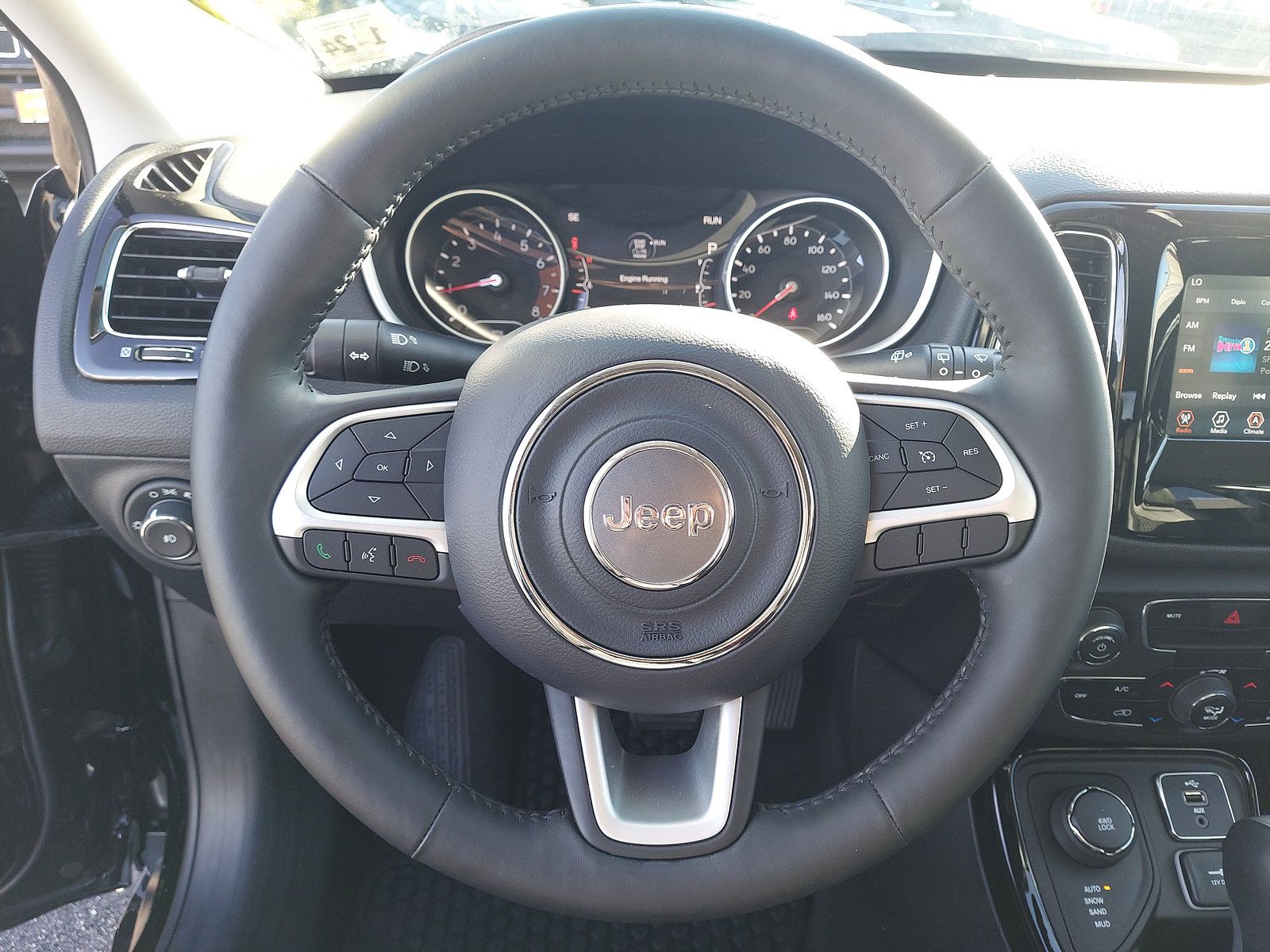 Used 2019 Jeep Compass Latitude AWD/4WD image 17