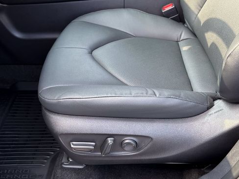 Used 2026 Toyota Grand Highlander AWD image 17