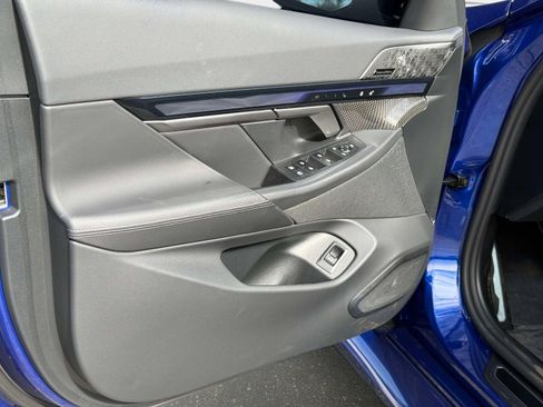 Used 2025 BMW M5 w/ Carbon Package image 36