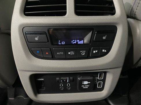 Used 2021 Honda Pilot Touring image 24