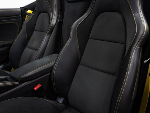 Used 2022 Porsche 718 Boxster Spyder RWD image 46