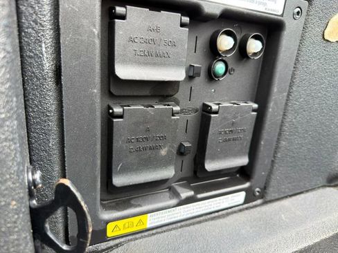 Used 2021 Ford F150 Lariat image 12