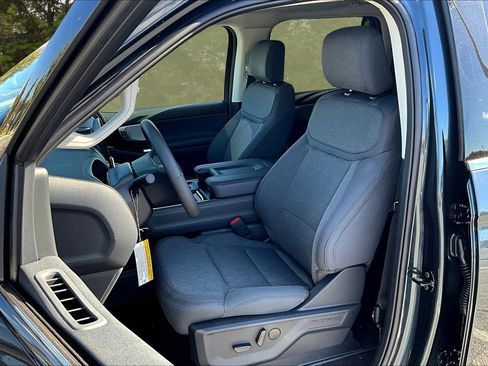 New 2025 Ford Expedition Max Active image 9