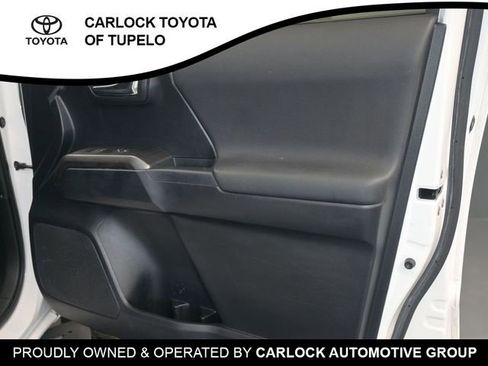 Used 2018 Toyota Tacoma TRD Off-Road AWD/4WD image 35