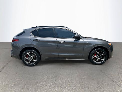 Used 2022 Alfa Romeo Stelvio Ti AWD/4WD image 3