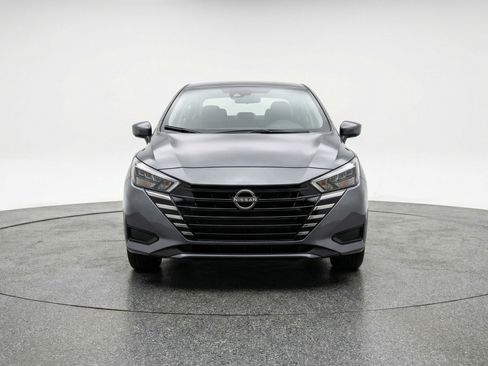 Used 2025 Nissan Versa SV image 2