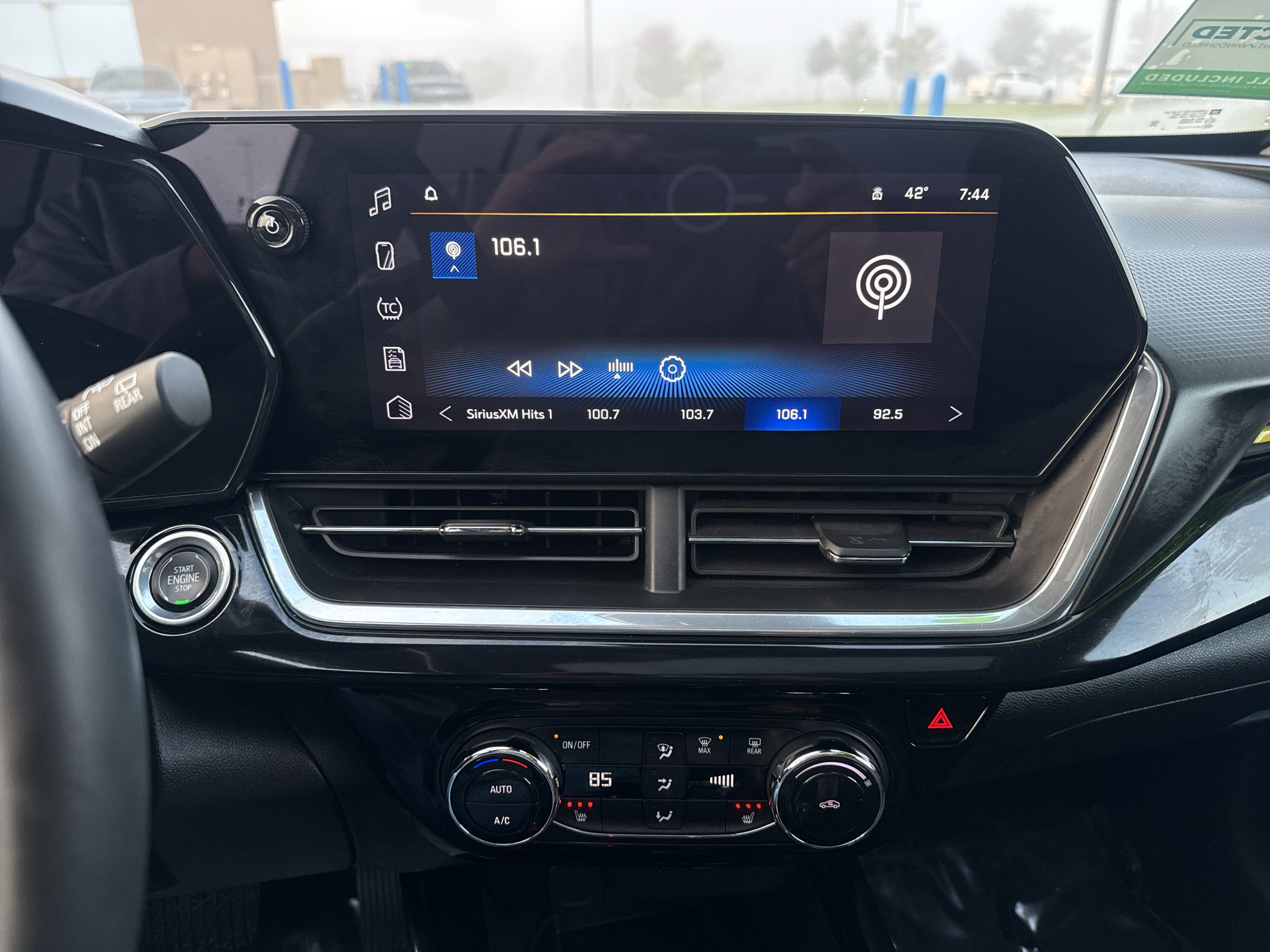 Used 2024 Chevrolet Trax ACTIV w/ Sunroof Package FWD image 21