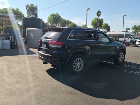 Used 2021 Jeep Grand Cherokee Laredo RWD image 6