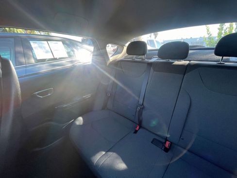 Used 2025 Kia K4 LXS image 42