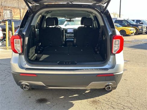 Used 2023 Ford Explorer XLT w/ Equipment Group 202A image 12