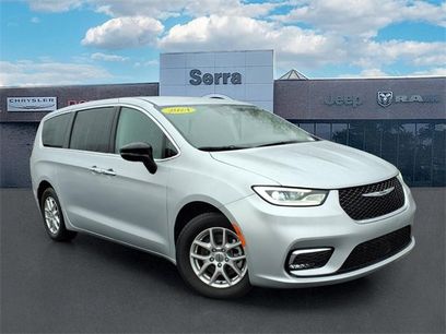 Used 2024 Chrysler Pacifica Touring-L